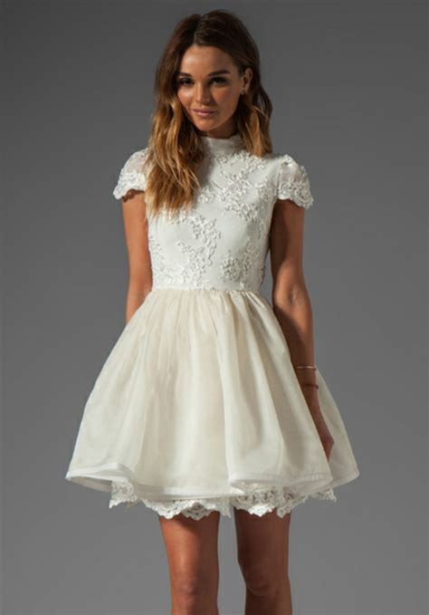 rqobeh|La tendance de la robe blanche se confirme en 2024 .